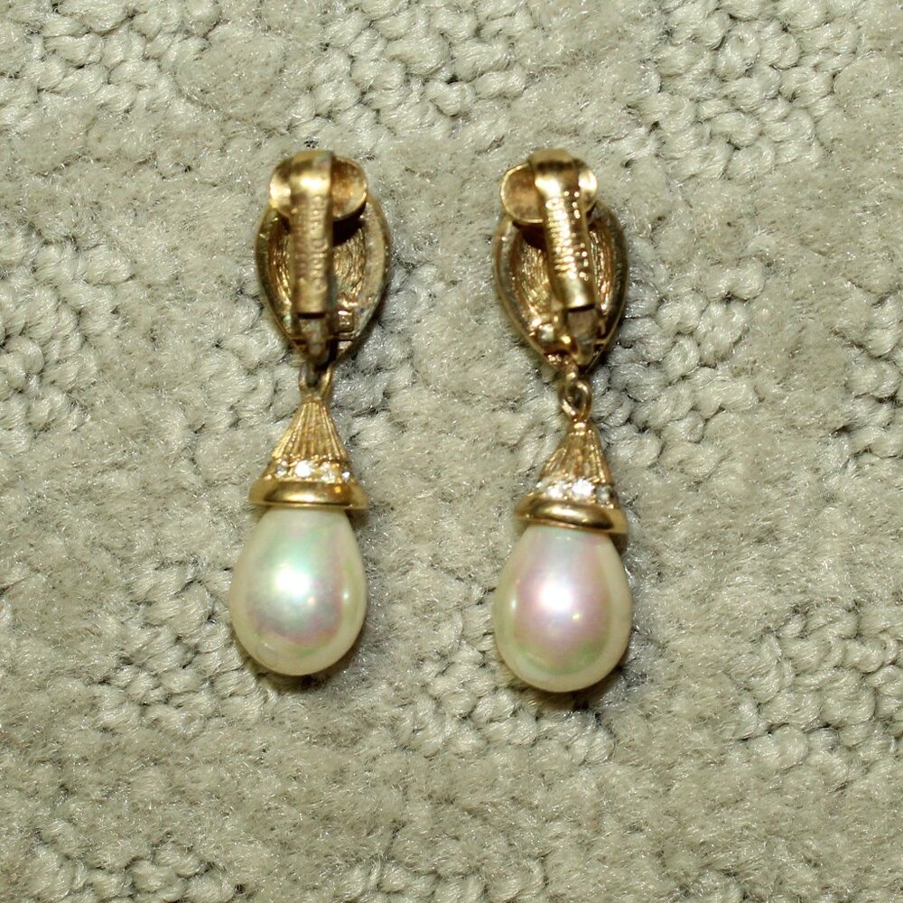 Christian Dior Vintage Gold Tone Faux Pearl Pave' Rhinestone Tear Drop Dangle - Picture 2 of 4